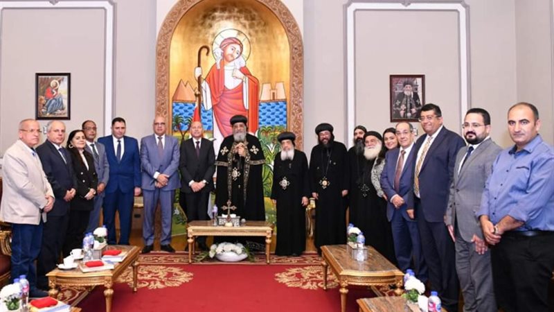 زيارة محافظ القاهرة للبابا تواضروس