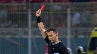 الأهلي ضد بيراميدز، طرد خالد عبدالفتاح بعد حصوله على الإنذار الثاني
