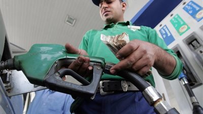 وزير البترول يجري جولة لمنصة إنتاج حقل شمال صفا البحري بخليج السويس