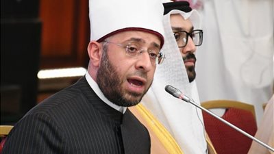 في أولى جولاته الخارجية، وزير الأوقاف يلقي كلمة بمؤتمر بروسيا