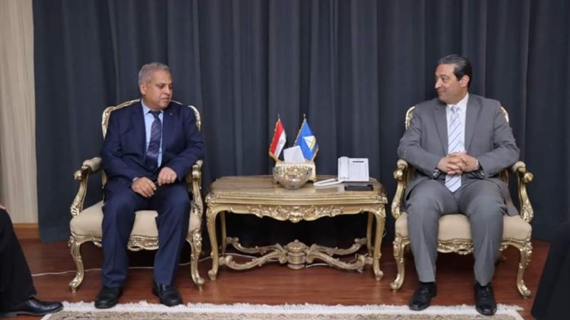 اجتماع محافظ دمياط بنقابة الأطباء