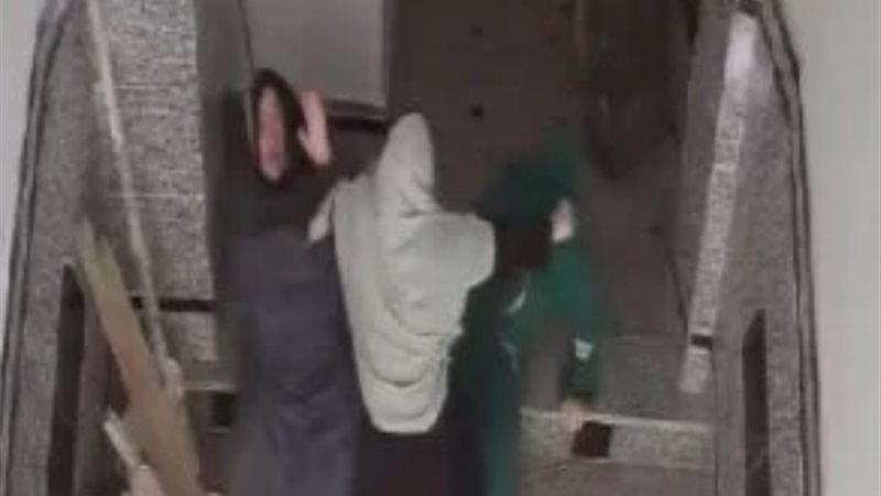 زوجة تتعدى على حماتها في الشرقية