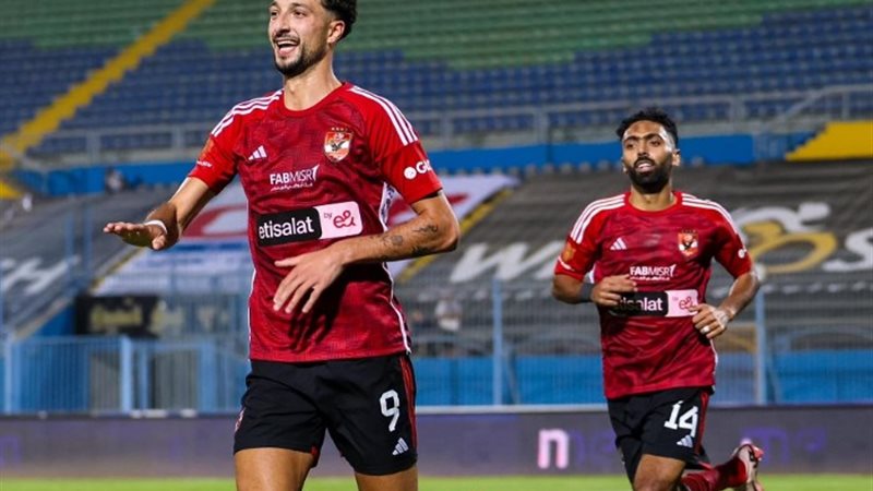 لاعبو الأهلي