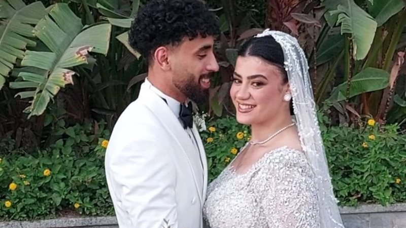 سلمى صقر وزوجها مروان عطية نجم الأهلي