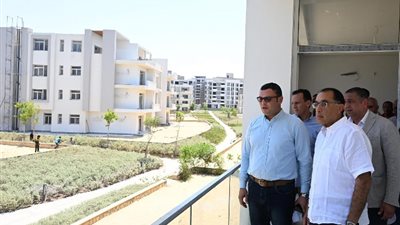 رئيس الوزراء يتفقد الوحدات الجاهزة للتسليم بمشروع «مزارين» بالعلمين الجديدة