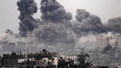 ارتقاء شهداء بقصف إسرائيلي على خان يونس وغزة، ورد صاروخي من حزب الله