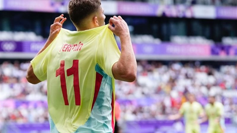 لاعب منتخب إسبانيا