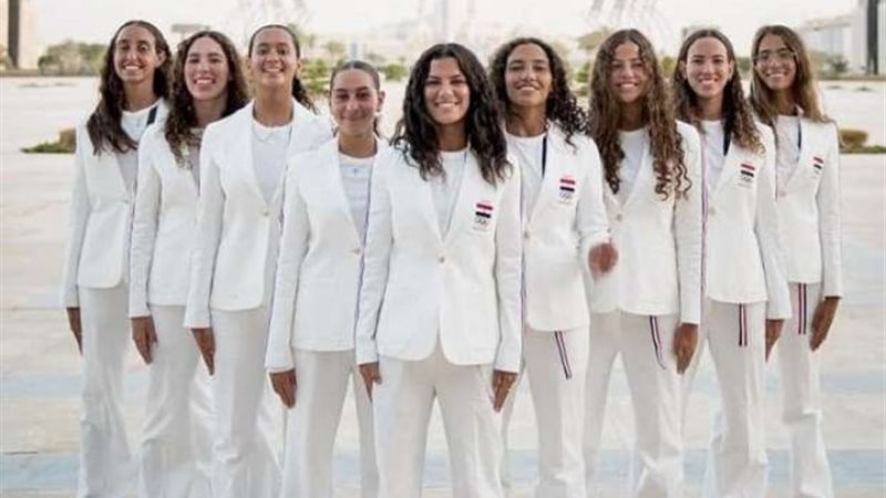 منتخب السباحة التوقيعية
