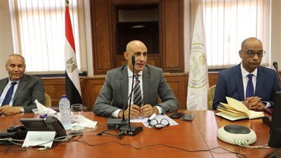 التربية والتعليم تبحث طرق جذب الطلاب إلى المدرسة