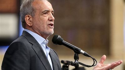 الرئيس الإيراني «بزشكيان»  يؤدي اليمين الدستورية أمام مجلس الشورى الإسلامي