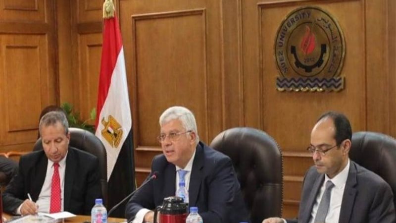الدكتور أيمن عاشور وزير التعليم العالي والبحث العلمي