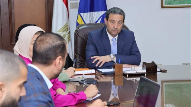 اجتماع محافظ دمياط