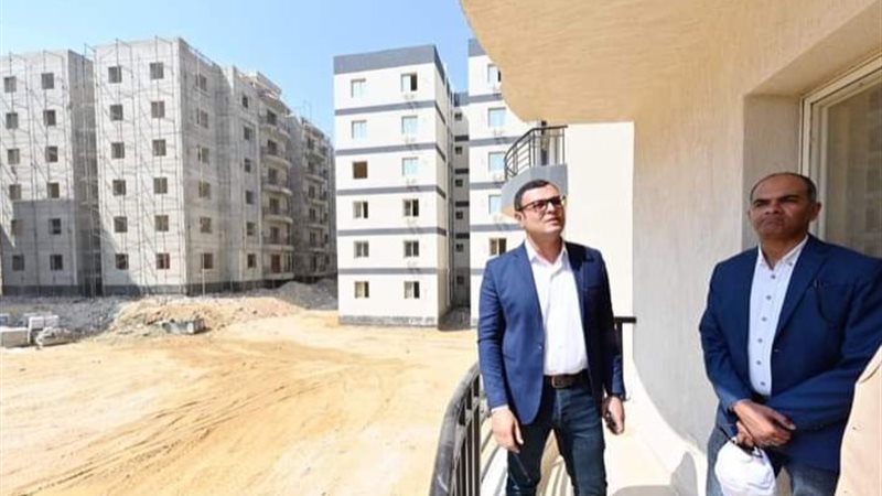 جانب من تفقد وزير الإسكان وحدات سكن لكل المصريين