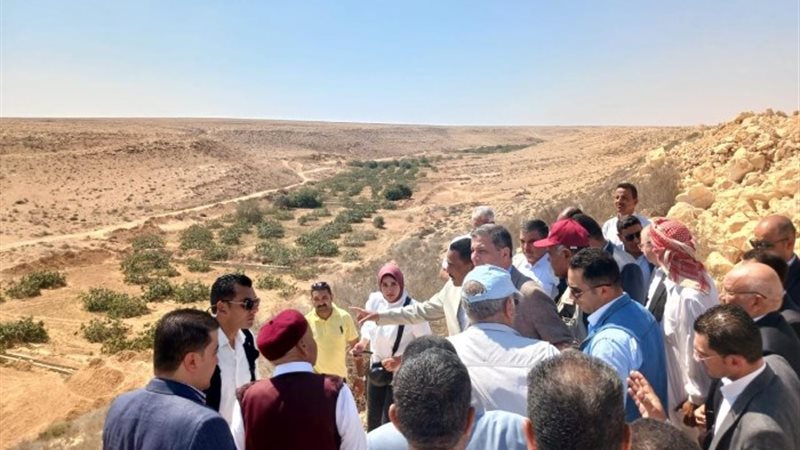 وزير الزراعة خلال الجولة