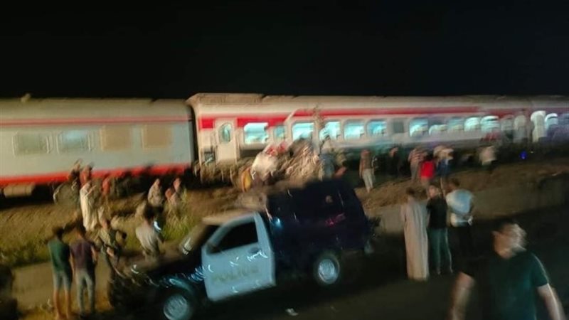 تصادم قطار بسيارة نقل في بركة السبع