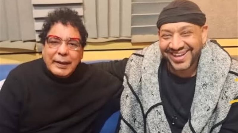 محمد منير وعصام كاريكا