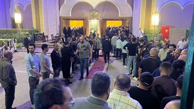 مشهد مهيب، توافد نجوم الفن والمجتمع لتقديم واجب العزاء في المنتجين الأربعة