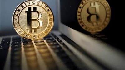 البيتكوين تنهار بخسائر 270 مليار دولار في السوق العالمية