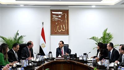 رئيس الوزراء يبحث مع وزير المالية نتائج لقاءات بنوك لندن