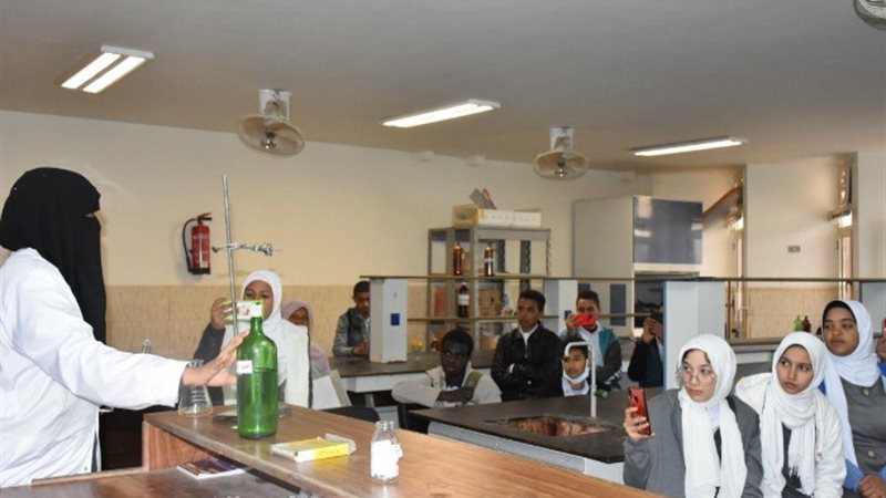 طلاب كلية علوم ـ أرشيفية
