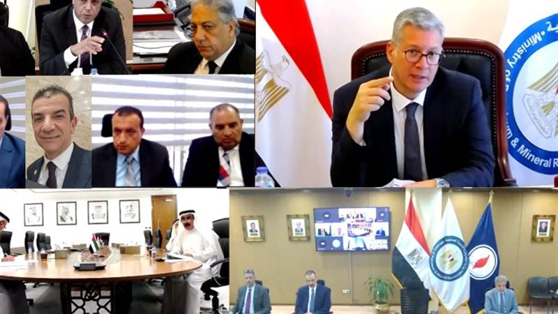 خلال الإجتماع