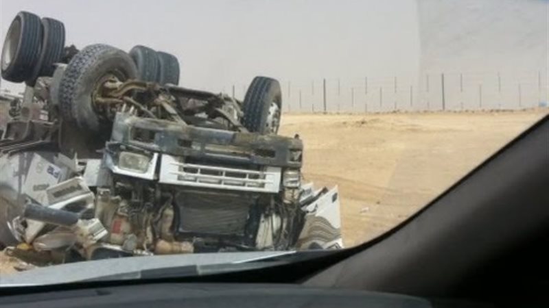 تريلا مقلوبه