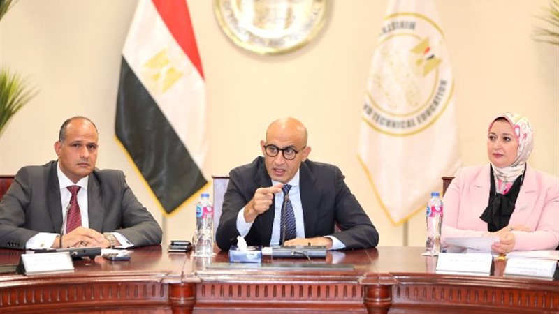 محمد عبد اللطيف وزير التربية والتعليم