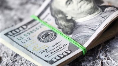 انخفاض سعر الدولار بمستهل تعاملات اليوم الأربعاء 7-8-2024