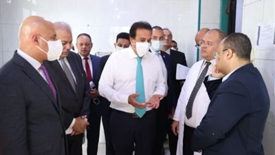 وزير الصحة يتفقد مستشفى صدر العباسية ويوجع بعمل تقارير دورية (صور)