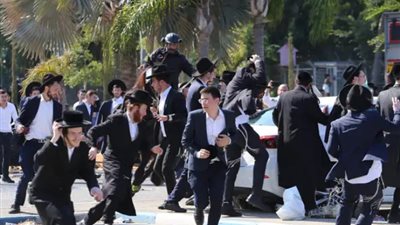 جيش الاحتلال يواجه تصعيدًا بعد اقتحام الحريديم لقاعدة تل هاشومير «فيديو»