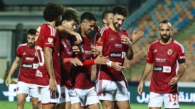 الأهلي يبحث عن نقطة التتويج بالدوري أمام سموحة اليوم