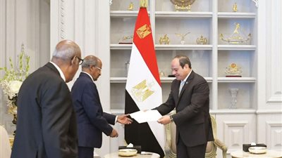 الرئيس السيسي يتسلم رسالة خطية من نظيره الإرتيري