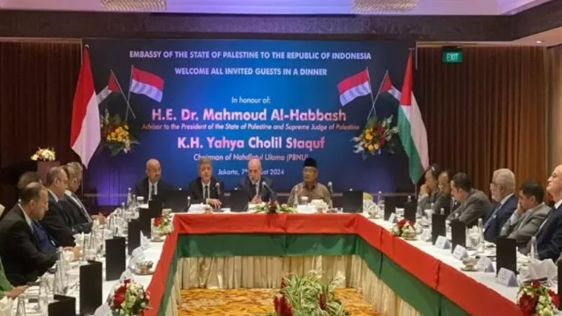 الهباش خلال لقاء جمعه بالسفراء والقناصل الأجانب