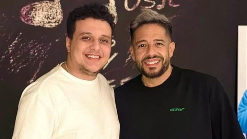 محمد حماقي مع الشاعر مصطفى ناصر