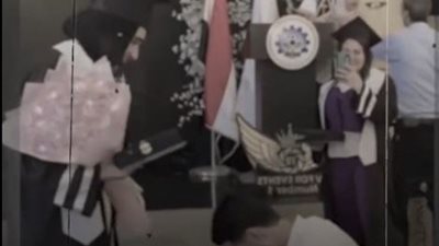 السبب مفاجأة، بكاء شاب أثناء تقدمه لخطبة فتاة يشعل السوشيال ميديا (فيديو)