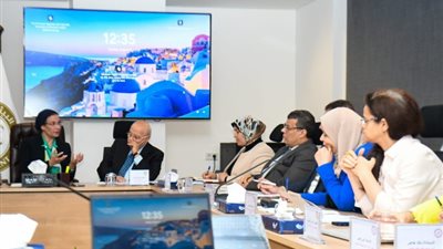 الطريق إلى التحول للأخضر، وزير البيئة تجتمع بلجنة السياسات المناخية