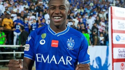 اجتماع هام بين سعود عبد الحميد ومدرب الهلال السعودي قبل مباراة السوبر