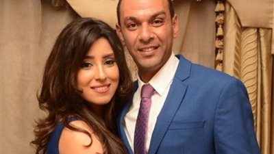 طليق أيتن عامر: نفسي أشوف ابني حتى بالقانون مش عارف