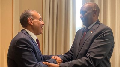 وزير الخارجية يلتقي عبد الفتاح البرهان في أول ظهور بعد محاولة اغتياله