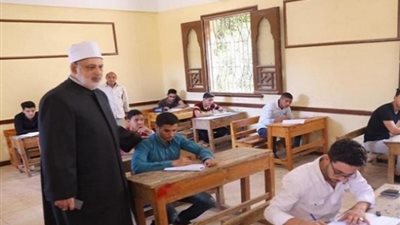 طلاب ابتدائية وإعدادية الأزهر يؤدون امتحاني اللغة الأجنبية والجبر بالدور الثاني اليوم