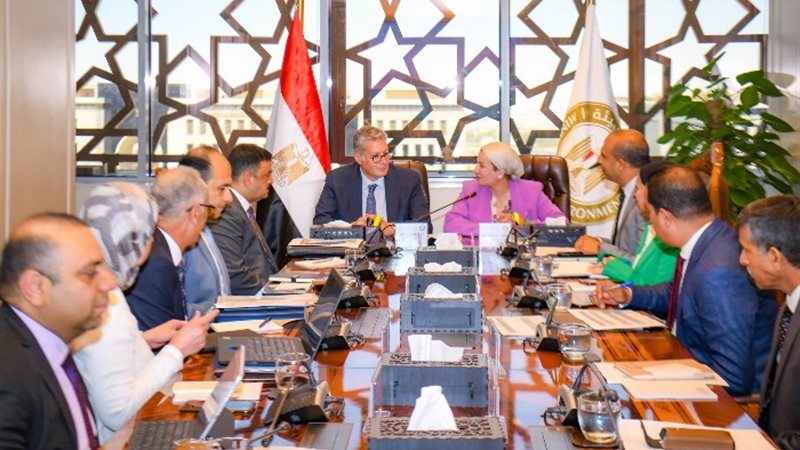 وزيرا البترول والبيئة