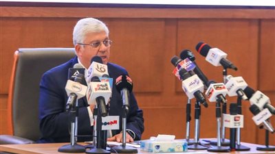 وزير التعليم العالي يؤكد انفراد «الجمهور»: لا أماكن شاغرة بكليات الطب والهندسة في المرحلة الثانية