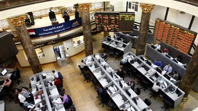«التجاري الدولي» يقود تراجع المؤشر الرئيسي للبورصة بمنتصف التعاملات