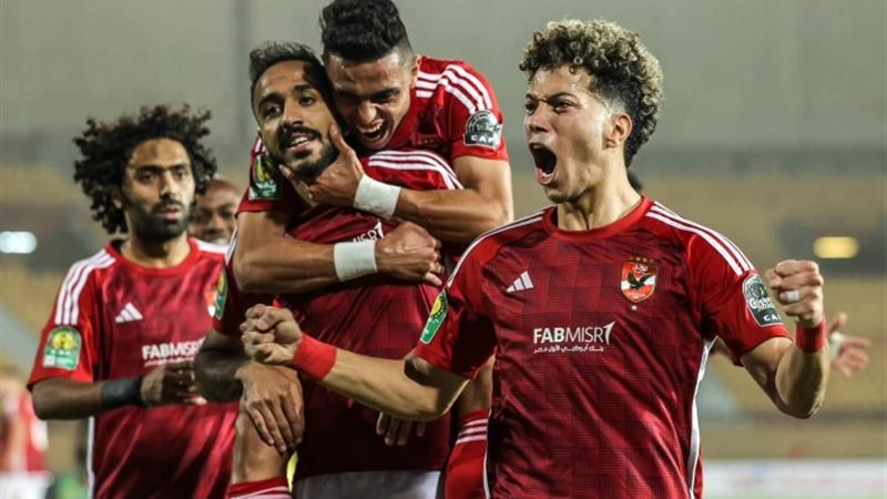 لاعبو الأهلي
