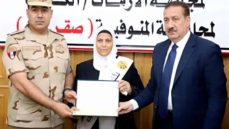 جانب من تكريم أسر الشهداء
