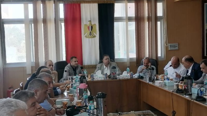 مجلس أمناء دمياط الجديدة أثناء الإجتماع