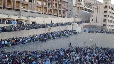 «مسلمون ومسيحيون» في الليلة الختامية من عيد العذراء مريم بجبل «درنكة»