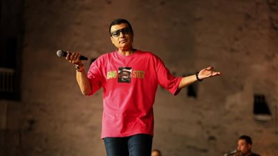 «تترجي فيا»، إيهاب توفيق يختتم حفلته بمهرجان القلعة