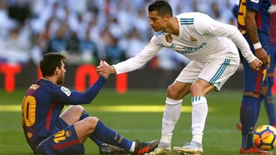 رونالدو متصدر وميسي وصيف، تعرف على أكثر 10 لاعبين تسجيلا للأهداف