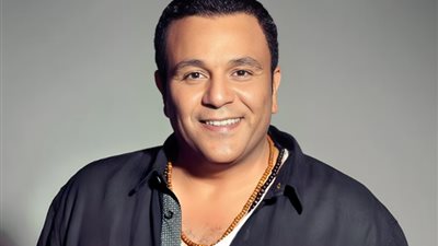 النيابة تستدعي محمد فؤاد في واقعة تعديه على طبيب بمستشفى عين شمس